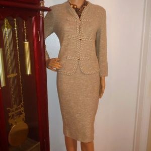 CASTLEBERRY 12 L TAN WHITE MIDI  SKIRT SUIT